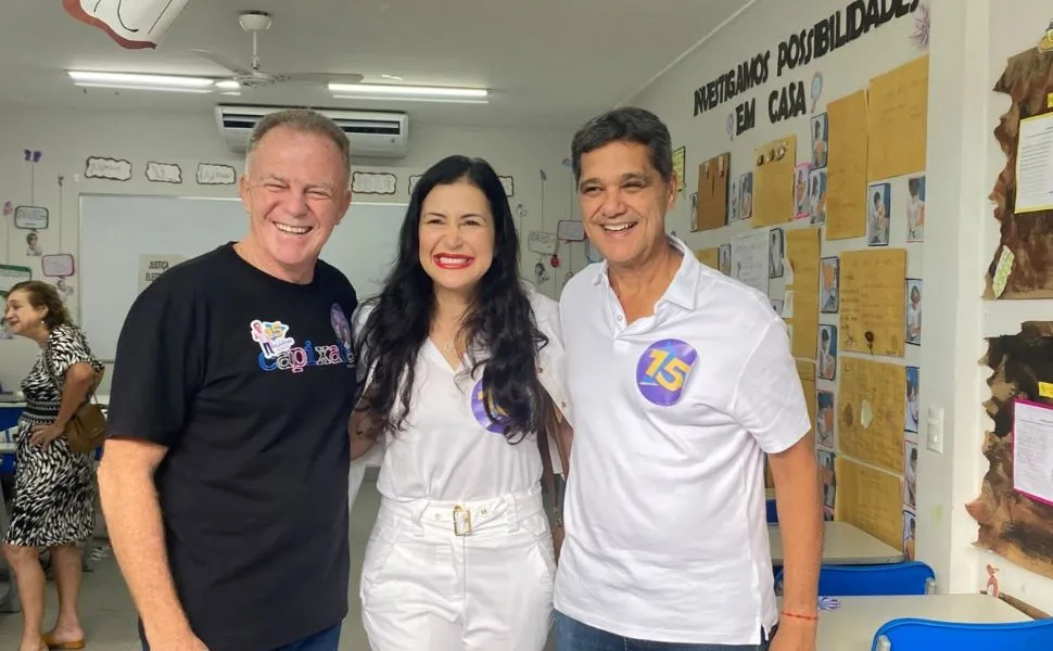 Ricardo Ferraço vota em Vitória e destaca importância da participação dos capixabas nas eleições