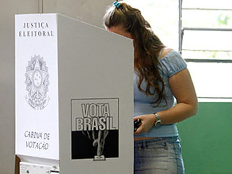 Eleições no Espírito Santo: famílias de três gerações vão às urnas e destacam importância do voto